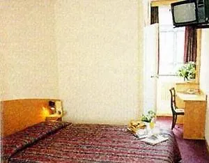 Hotel A&o 2*