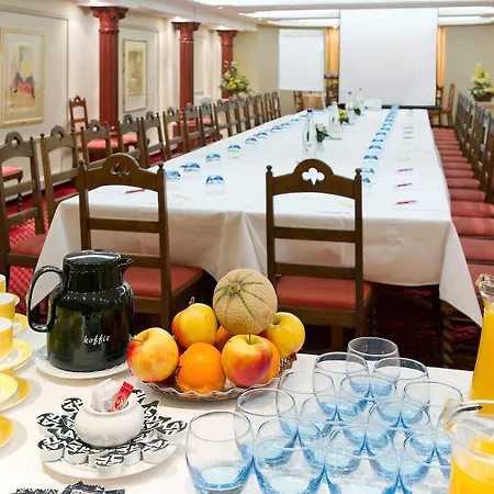 Hotel A&o 2*
